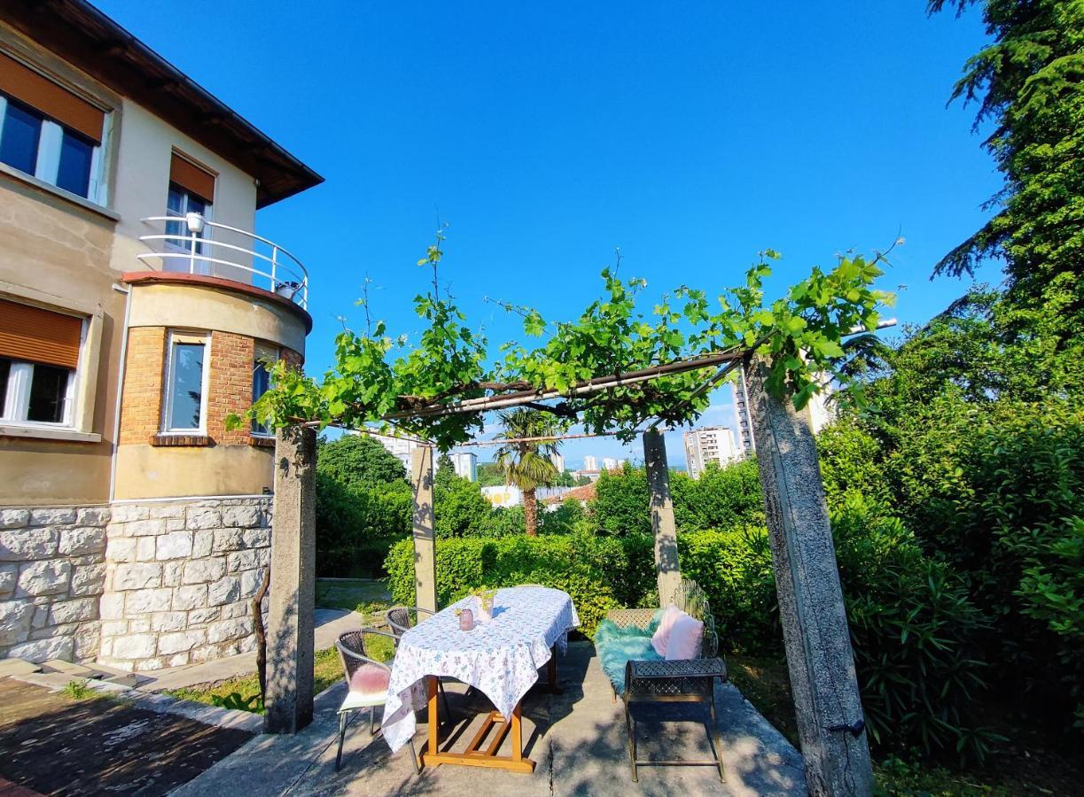 Villa Sunci Rijeka Bagian luar foto